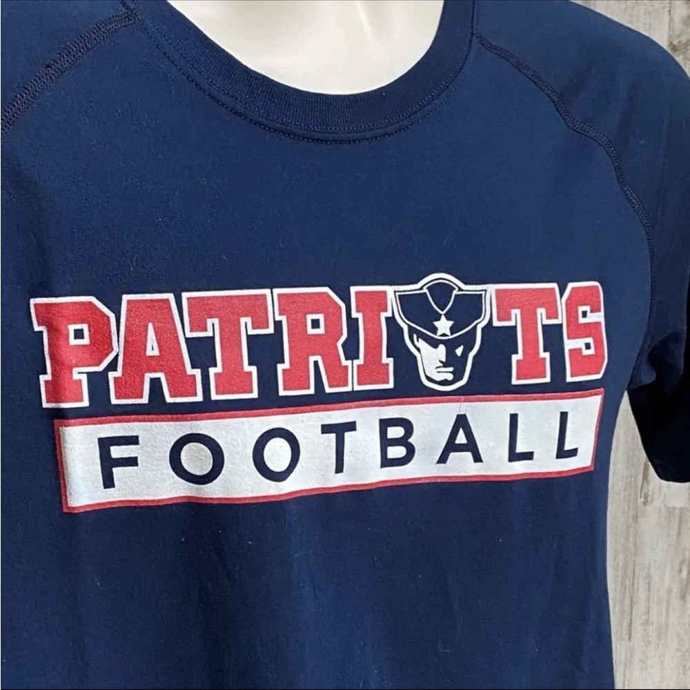 Patriots Football Tee Size M